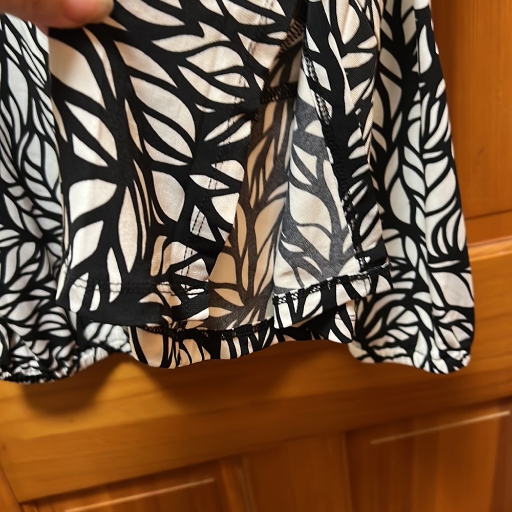 Woman's Rafaella Blouse - Picture 3 of 5